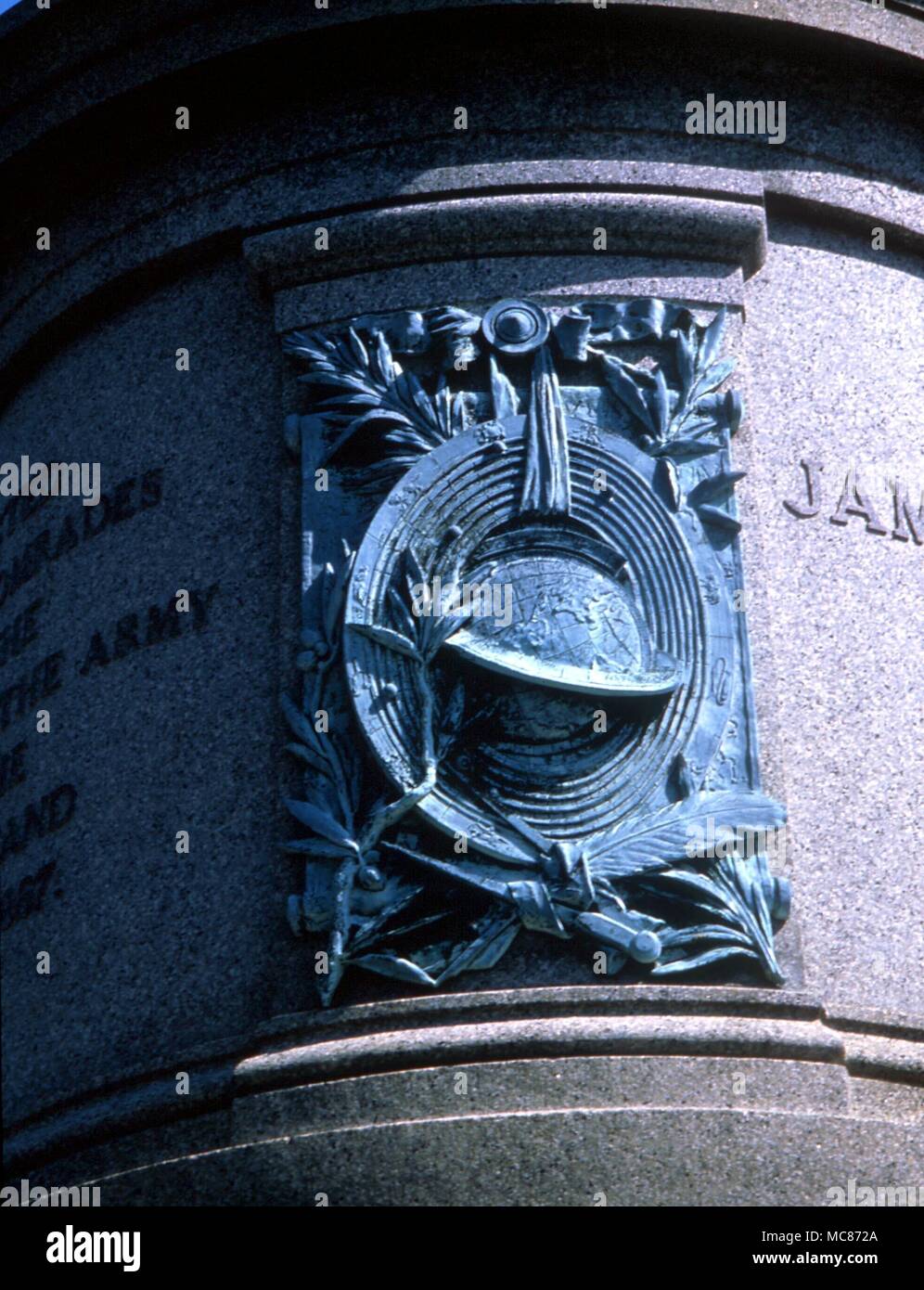 Astrologia - siti astrologici - Washington DC basso rilievo oroscopo personale, impostato entro un geocentrico Ptollemaic grafico sulla Garfield memorial, a sud del Campidoglio Foto Stock