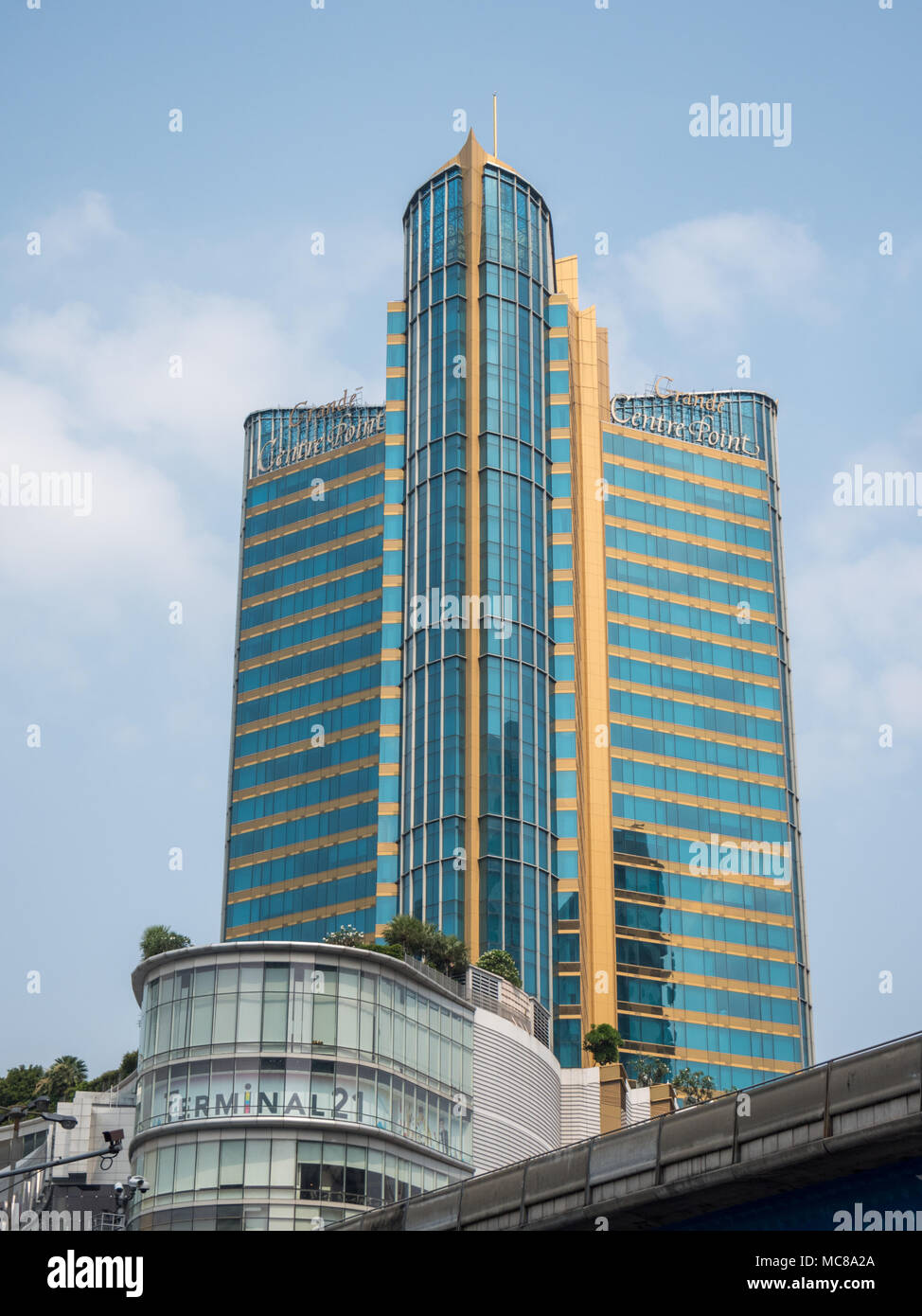 Il grande punto di centro edificio e morsetto 21 shopping centre in Sukhumvit Road di Bangkok in Thailandia Foto Stock