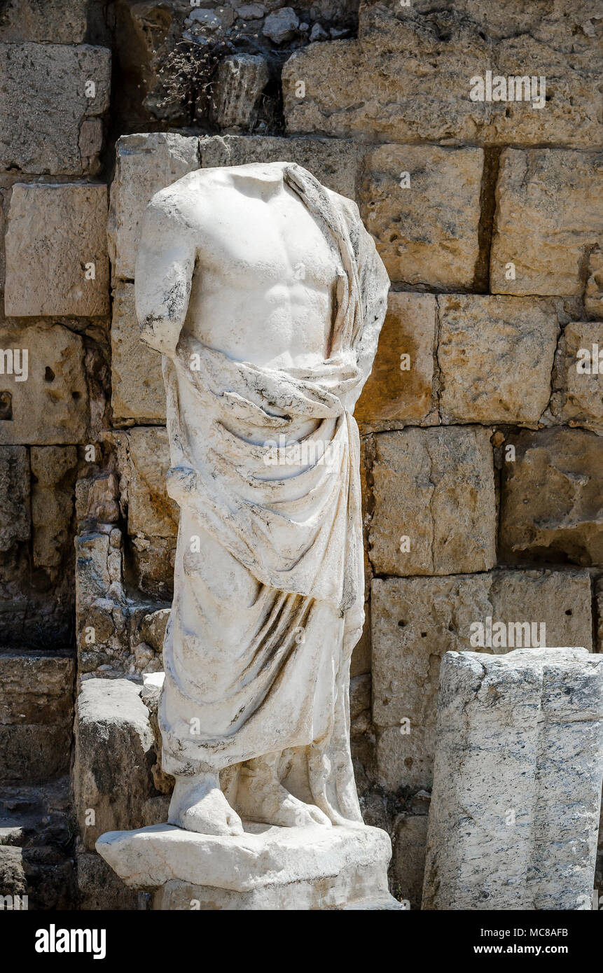 Decapitati statua a Salamina sulla costa orientale di Cipro. Foto Stock