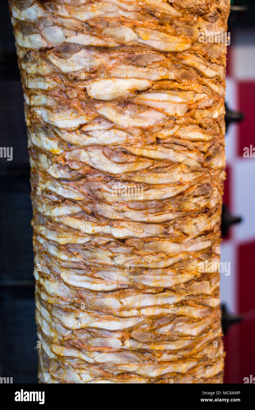 Bagno turco grigliate di spiedini di pollo Döner Kebab Foto Stock