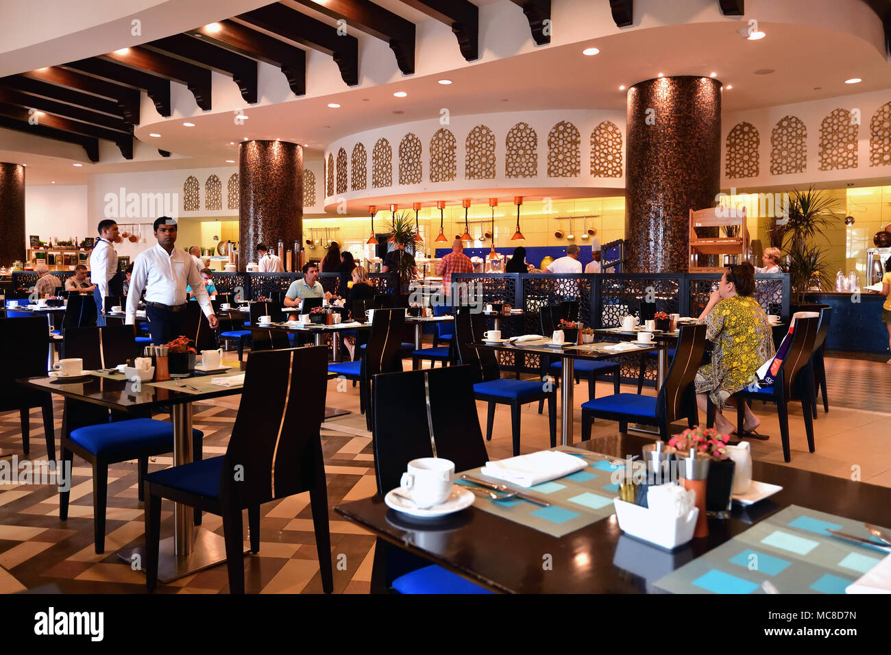 Ajman, Emirati Arabi Uniti - Aprile 8. 2018. ristorante al resort Bahi Palace Foto Stock