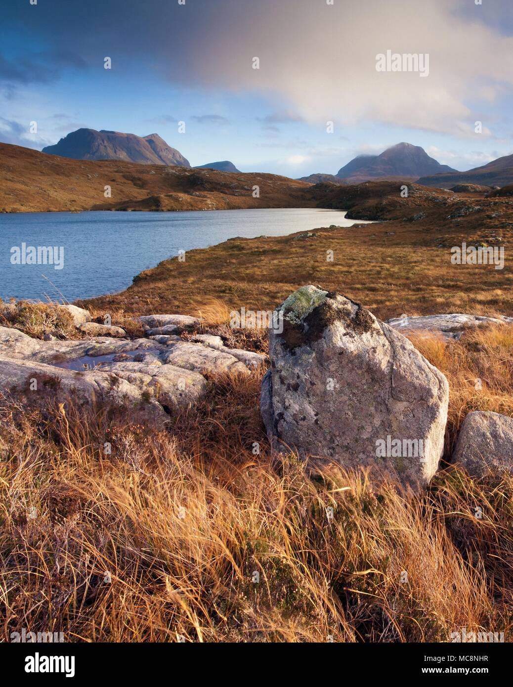 Un inverno vista Loch Buine Moire nelle Highlands scozzesi, REGNO UNITO Foto Stock