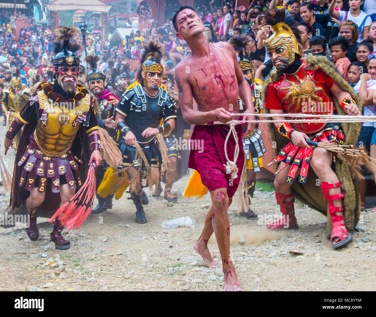 Partecipanti al festival di Moriones nell'isola di Marinduque BOAC nelle Filippine. Foto Stock