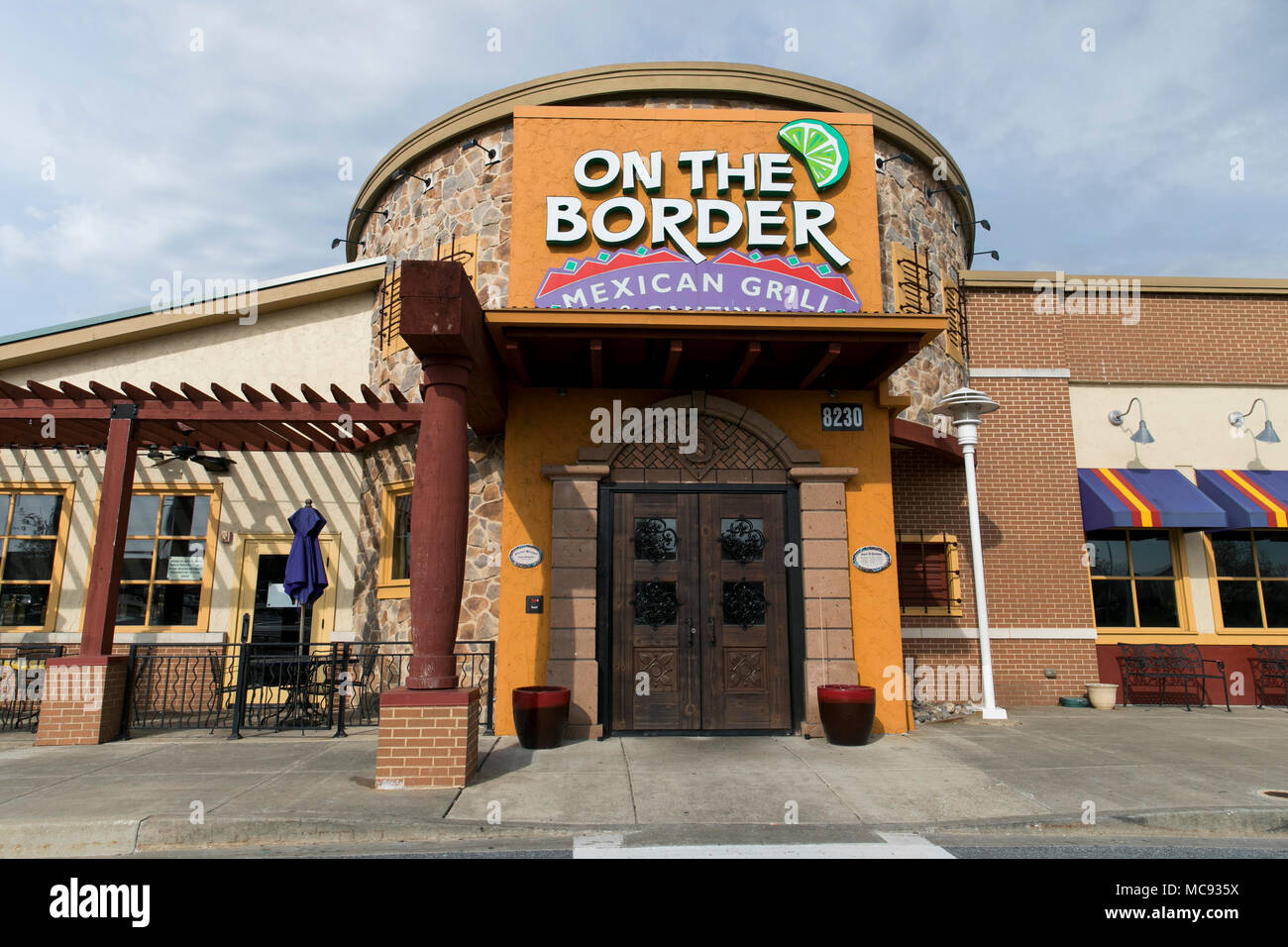 Un logo segno esterno di una sul confine Mexican Grill & Cantina ristorante posizione in Columbia, Maryland il 13 aprile 2018. Foto Stock