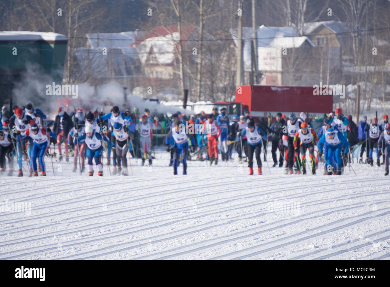 Competizioni di sci di fondo. Gli atleti sono all'inizio prima della gara - Russia-Berezniki Marzo 11, 2018 Foto Stock