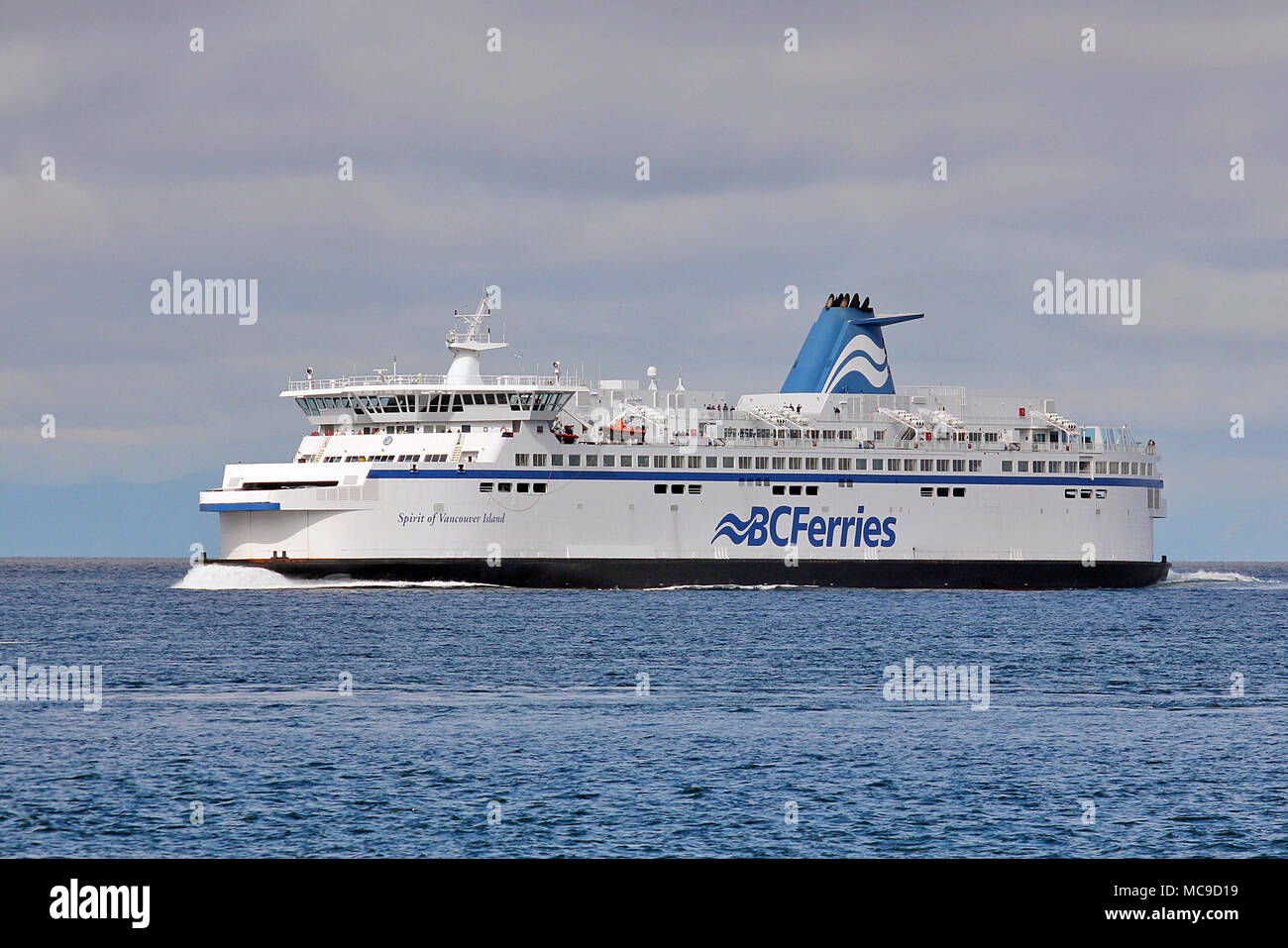 BC Ferries "acquavite di Vancouver Island' trasporto auto traversata in traghetto dal Tsawwassen per Victoria via Active Passa in Canada Isole del Golfo. Foto Stock