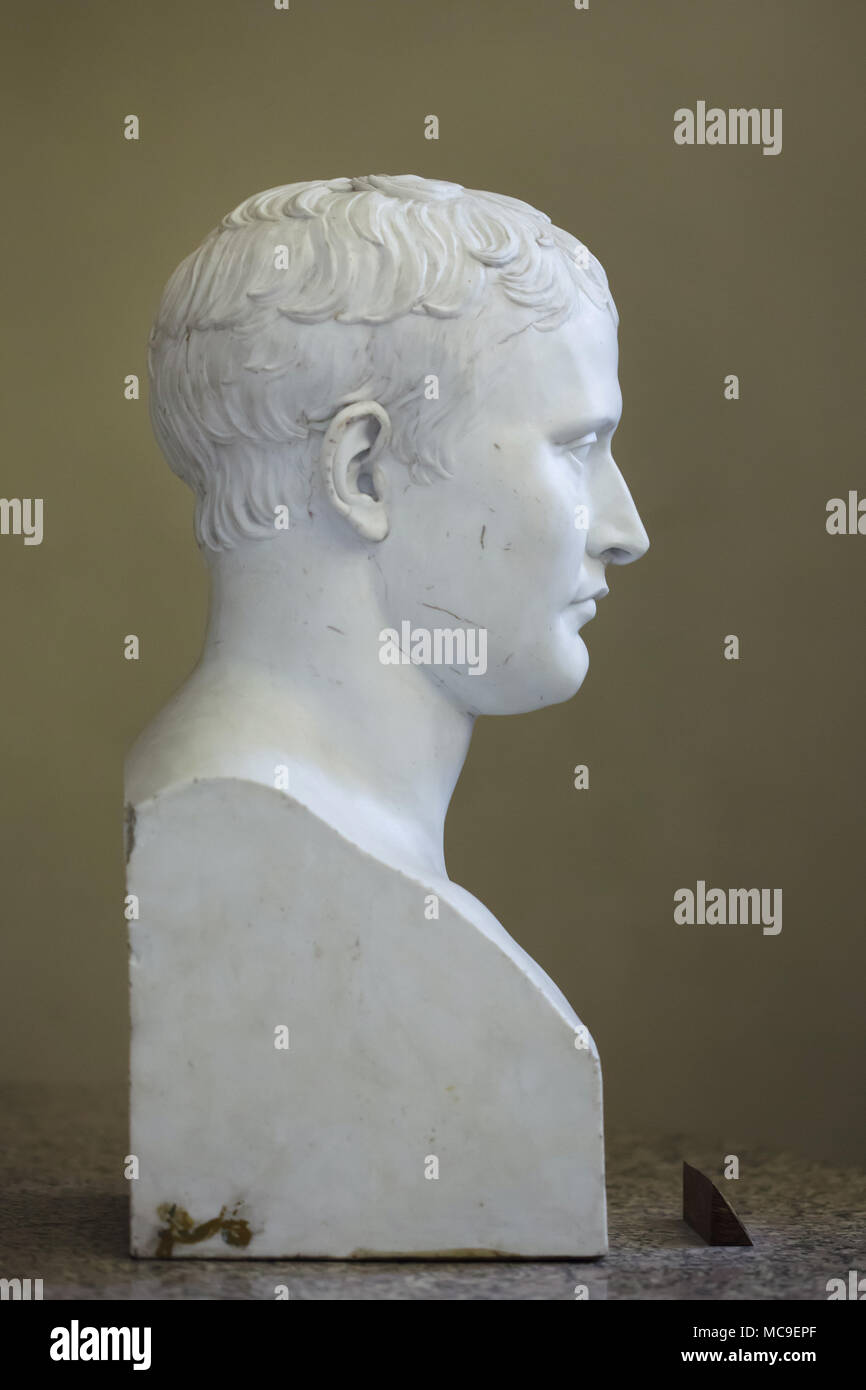 Busto in marmo di Napoleone Bonaparte in mostra nella Galleria di Arte Moderna (Galleria d'arte moderna) di Palazzo Pitti a Firenze, Toscana, Italia. Foto Stock