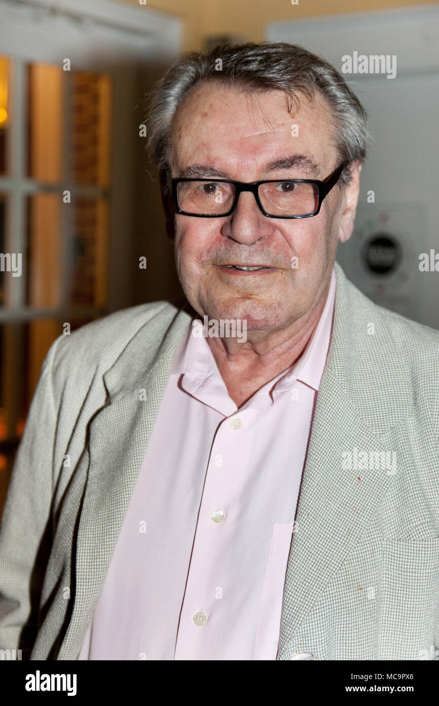 STAMFORD, CT, STATI UNITI D'AMERICA-Maggio 28, 2009 : Milos Forman ha risposto alle domande circa il film " Uno è volato oltre il cucù Nest'' su Avon Theatre. Foto Stock