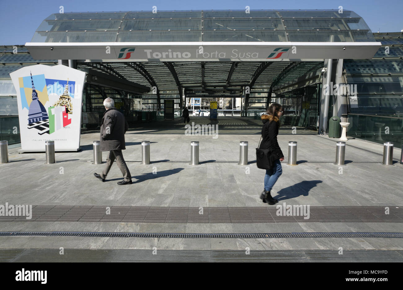 Ingresso per la nuova stazione di Porta Susa a Torino, Italia Foto stock -  Alamy