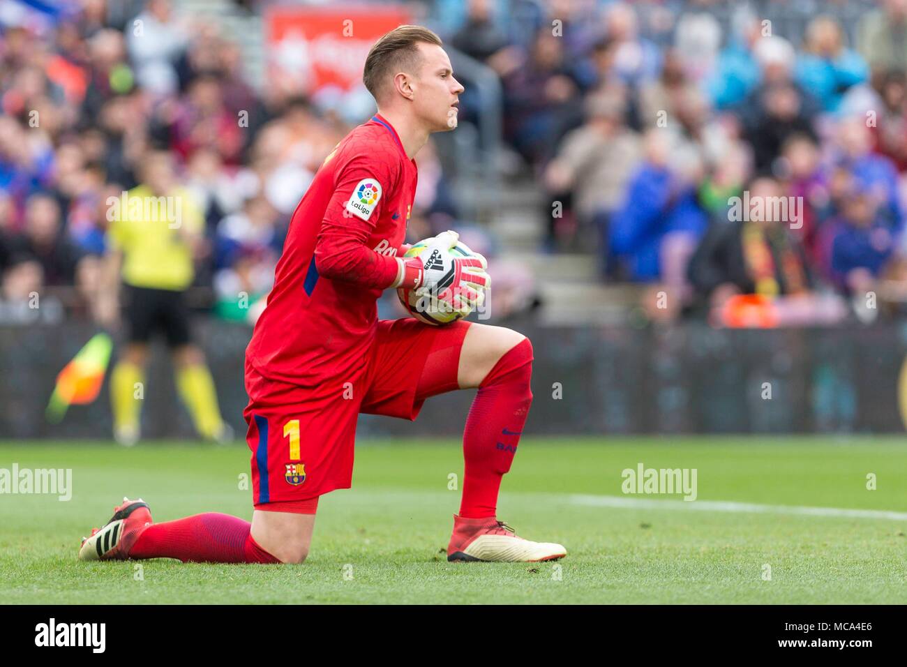 Spagna - XIV di aprile: FC Barcelona portiere Marc-andré ter Stegen (1) durante la partita tra FC Barcelona contro il Valencia CF per il round 32 del Liga Santander, giocato al Camp Nou Stadium il 14 aprile 2018 a Barcellona, Spagna. (Credit: Mikel Trigueros /Urbanandsport / Cordon Premere) Cordon premere Foto Stock