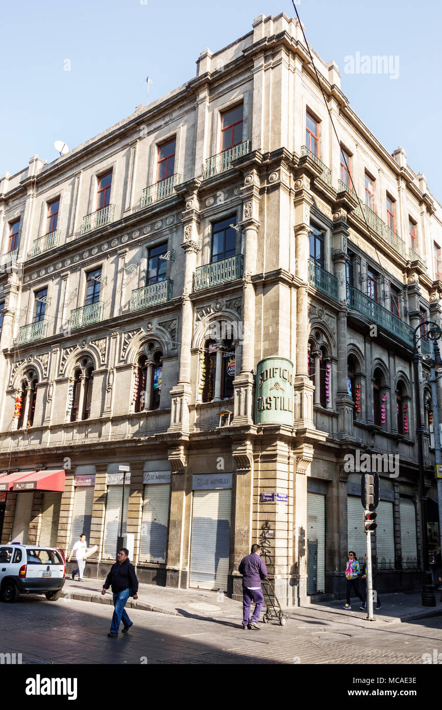 Città del Messico, messicano, ispanico, centro storico, Calle Uruguay, edificio Castilla, edificio, architettura eclettica, esterno, strada che attraversa, la città di Zarotia Foto Stock