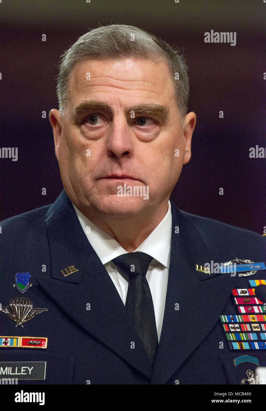 Esercito degli Stati Uniti generale Mark A. Milley, Capo di Stato Maggiore dell esercito, viene visualizzato prima il Senato degli Stati Uniti Comitato sui servizi armati per dare testimonianza "sulla postura del dipartimento dell'esercito nel riesame della difesa la richiesta di autorizzazione per l'anno fiscale 2019 e il futuro programma di difesa' sul colle del Campidoglio di Washington il giovedì 12 aprile, 2018. Credito: Ron Sachs/CNP · nessun filo servizio · Foto: Ron Sachs/consolidato Notizie Foto/Ron Sachs - CNP Foto Stock
