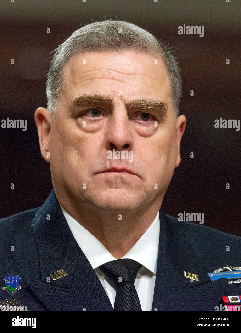 Esercito degli Stati Uniti generale Mark A. Milley, Capo di Stato Maggiore dell esercito, viene visualizzato prima il Senato degli Stati Uniti Comitato sui servizi armati per dare testimonianza "sulla postura del dipartimento dell'esercito nel riesame della difesa la richiesta di autorizzazione per l'anno fiscale 2019 e il futuro programma di difesa' sul colle del Campidoglio di Washington il giovedì 12 aprile, 2018. Credito: Ron Sachs/CNP · nessun filo servizio · Foto: Ron Sachs/consolidato Notizie Foto/Ron Sachs - CNP Foto Stock