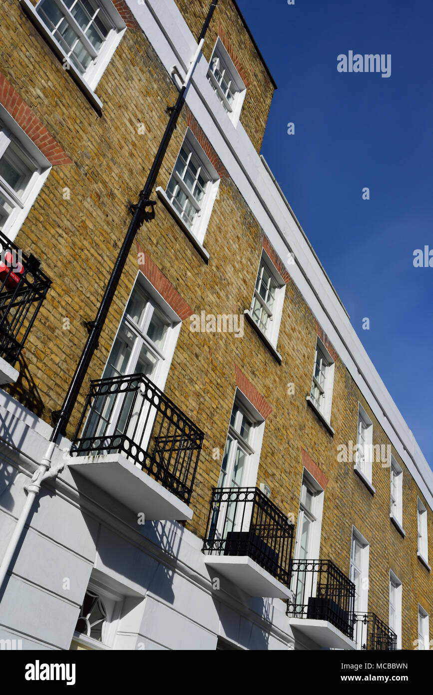 Residenze a schiera, Sydney Street, a Chelsea, Londra SW3, Regno Unito Foto Stock