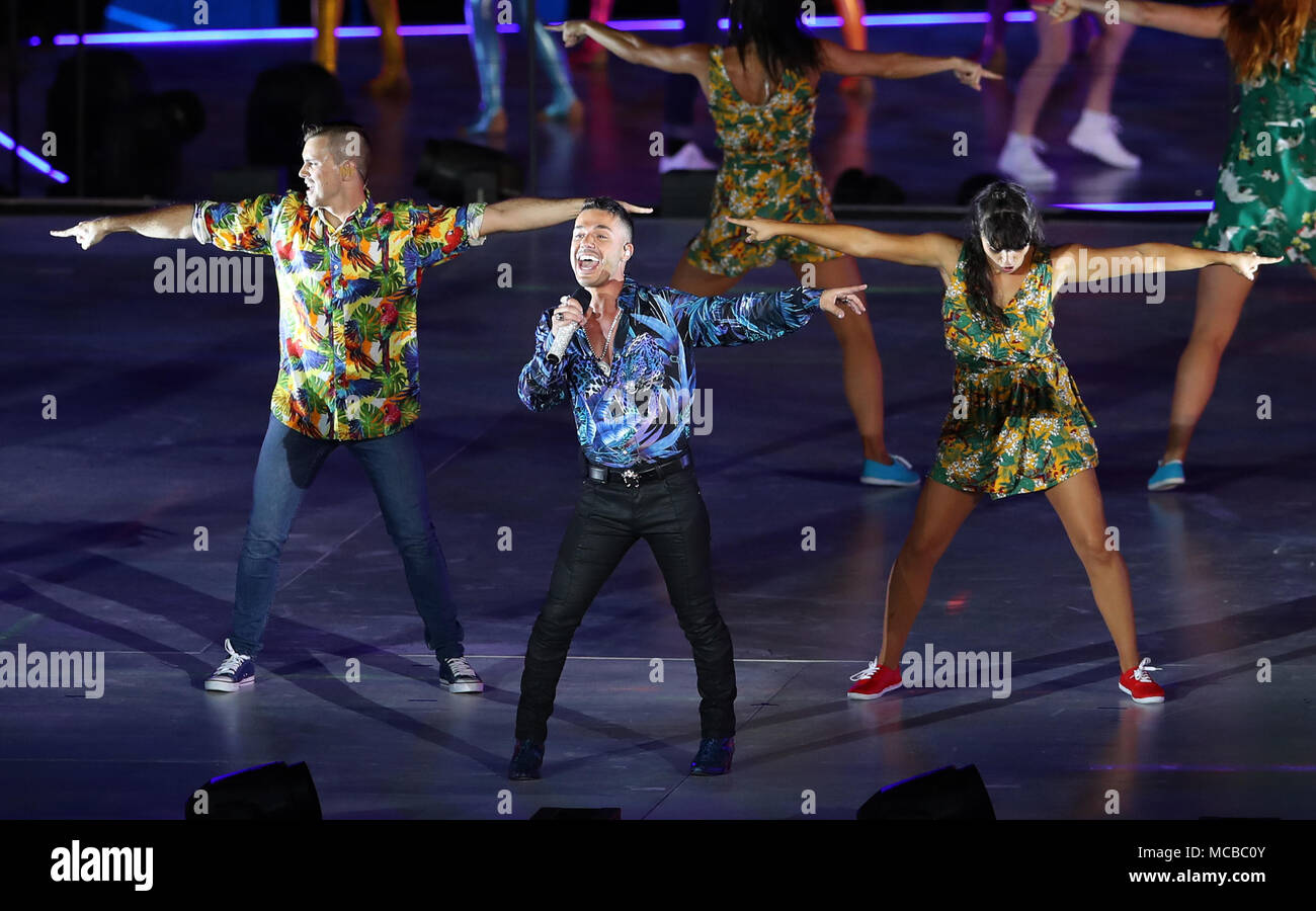 Anthony Callea esegue sul palco durante la cerimonia di chiusura per il 2018 Giochi del Commonwealth a Carrara Stadium in Gold Coast, Australia. Stampa foto di associazione. Picture Data: domenica 15 aprile, 2018. Vedere PA storia CERIMONIA DEL COMMONWEALTH. Foto di credito dovrebbe leggere: Danny Lawson/filo PA. Restrizioni: solo uso editoriale. Uso non commerciale. Nessun video emulazione. Foto Stock