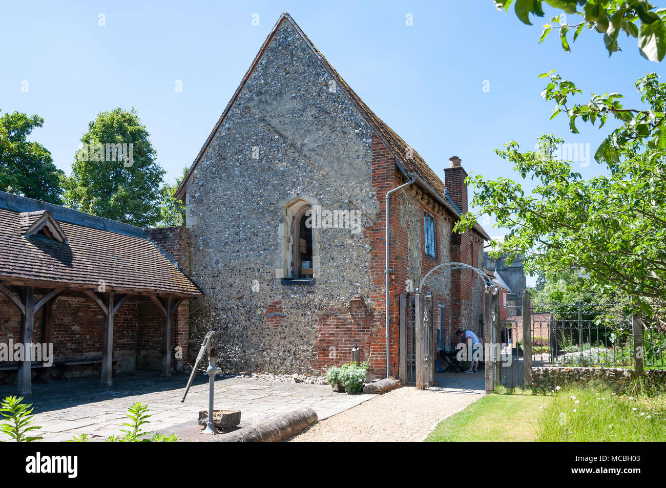 Re John House & Tudor Cottage, Church Street, Romsey, Hampshire, Inghilterra, Regno Unito Foto Stock