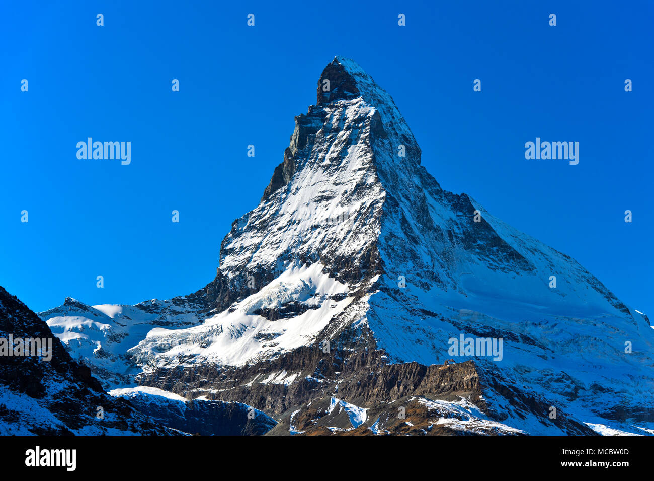 Il Cervino, Mont Cervin, con la cresta Hörnli, Hörnligrat, Zermatt, Vallese, Svizzera Foto Stock