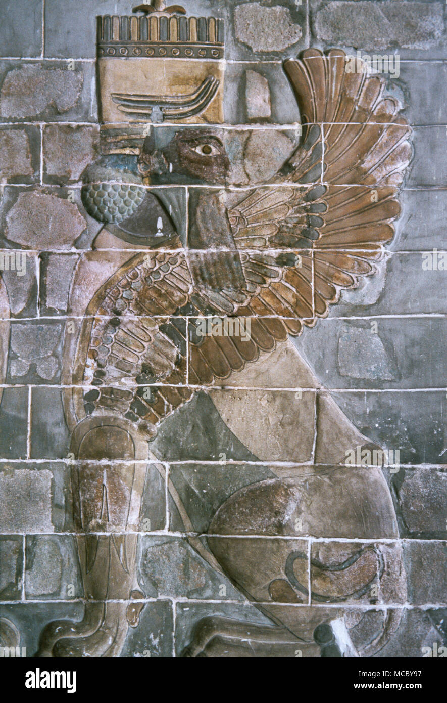 Impero achemenide. Antropomorfo toro alato. Ceramica invetriata, da Persepolis, Iran (Persia). Fine del VI secolo A.C.-inizio del V secolo A.C. Foto Stock