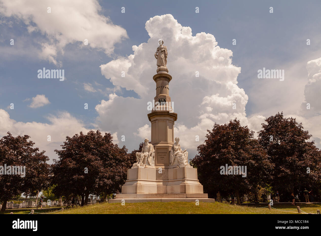 Gettysburg, PA, Stati Uniti d'America - 8 Luglio 2013: lo Stato di New York Monument si trova a soldati' il Cimitero Nazionale di Gettysburg. Foto Stock