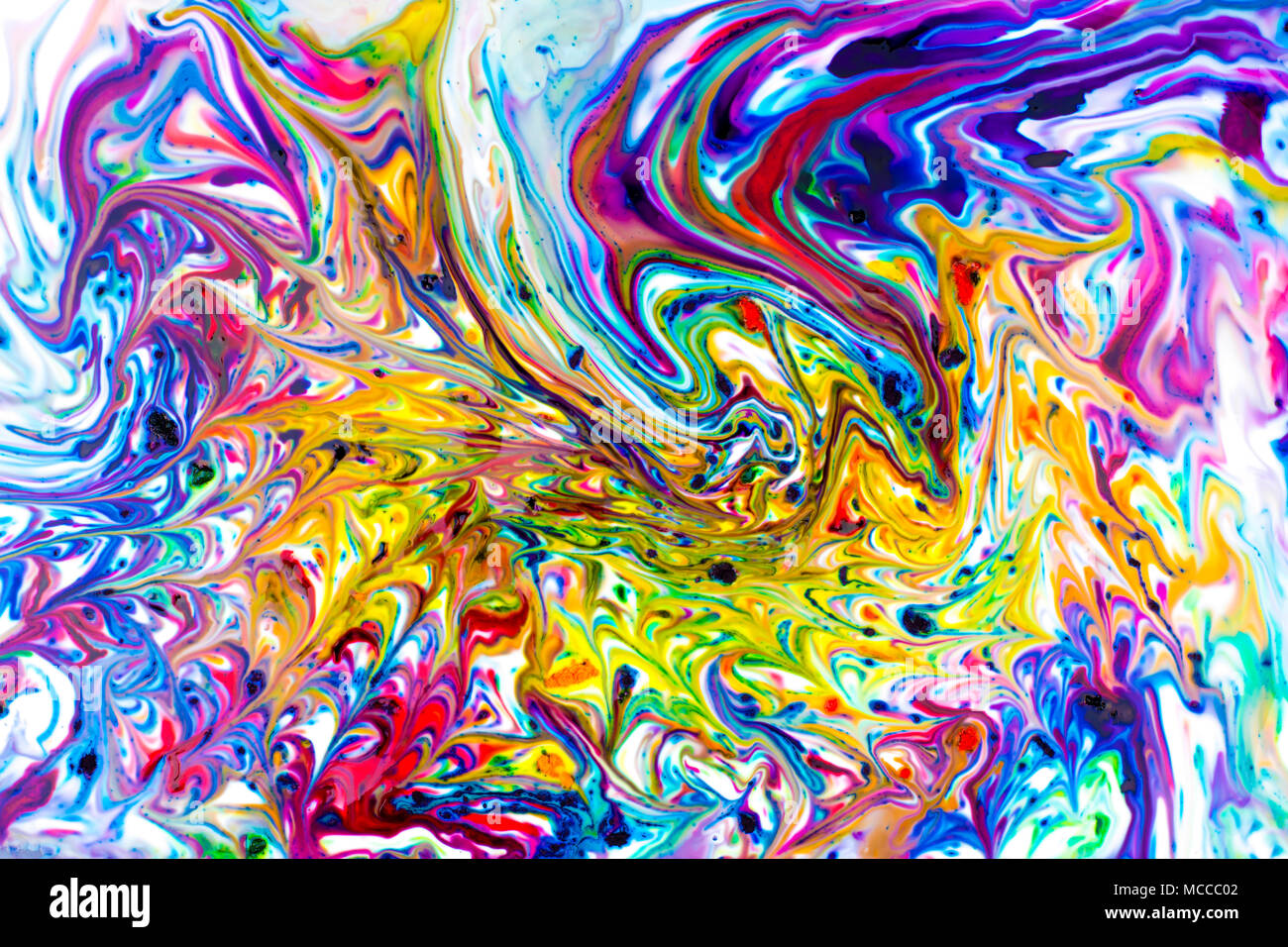 Colorati liquido astratta pittura acrilica sfondo. Dinamica naturale miscela di olio di pigmenti colorati del flusso di fluido. Foto Stock