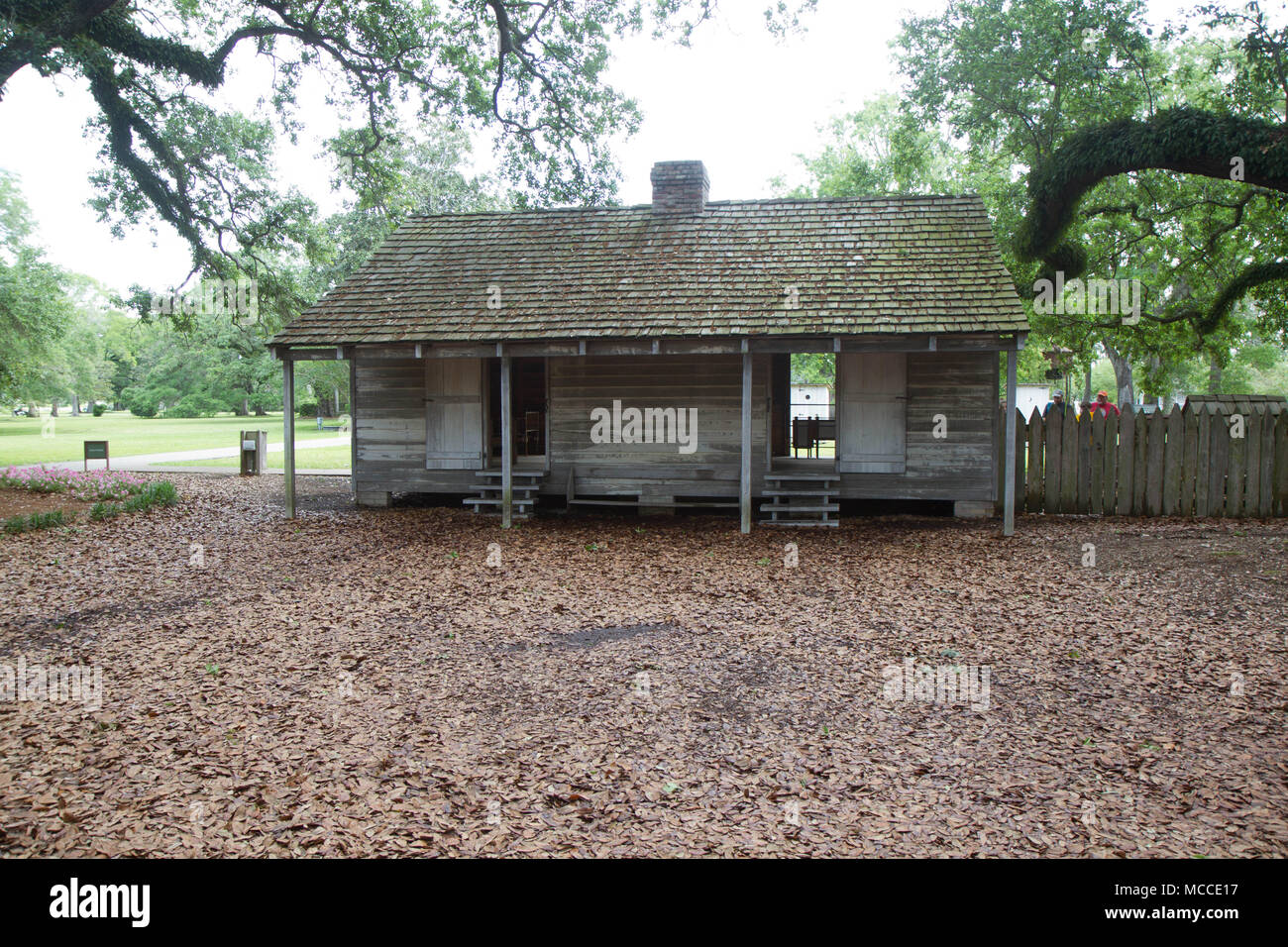 Quarti slave di Oak Alley Plantation antebellum mansion accanto al fiume Mississippi in Vacherie, Louisiana, Stati Uniti d'America. Foto Stock