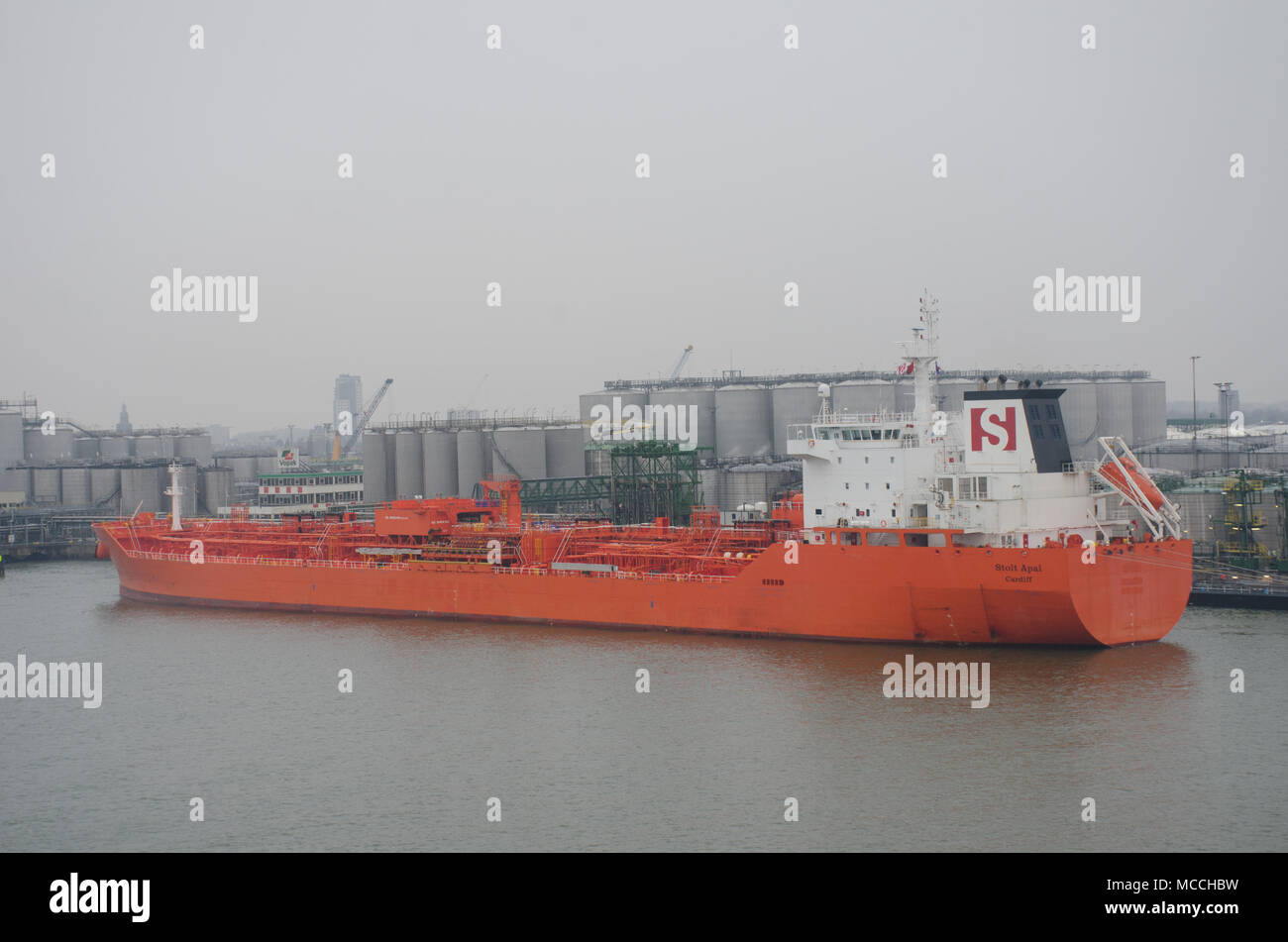 Rotterdam, Paesi Bassi - 2 April 2018: Stolt Alfa Nave cargo vicino al porto di Rotterdam Foto Stock