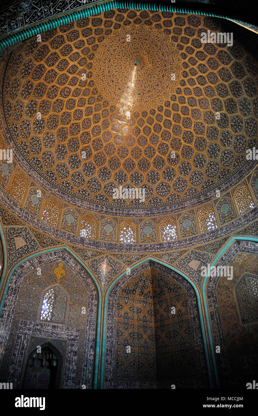 Lo Sceicco Lotfollah moschea, soffitto - Isfahan, Iran Foto Stock