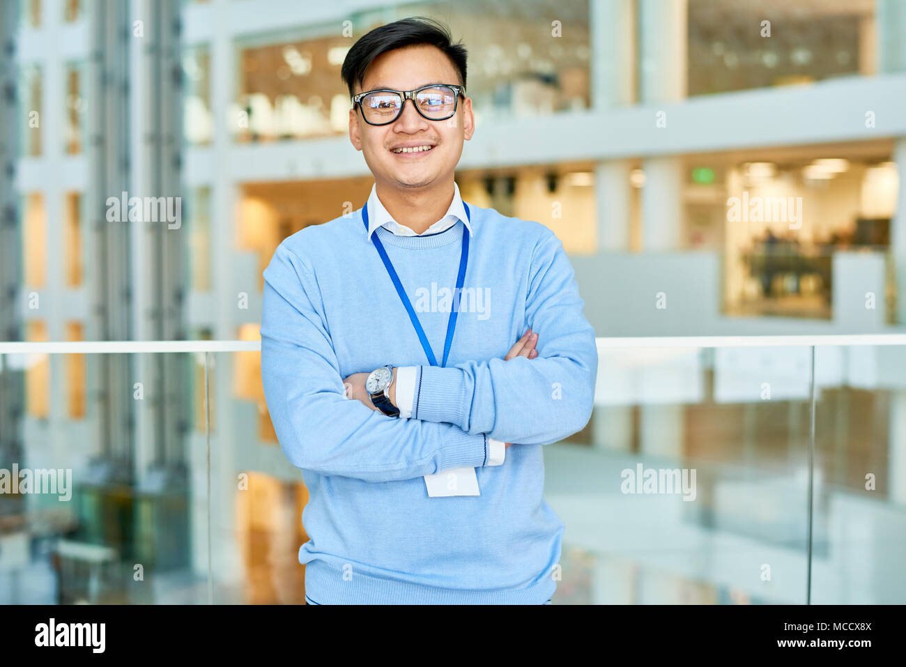 Ritratto di Asian collare bianco lavoratore Foto Stock