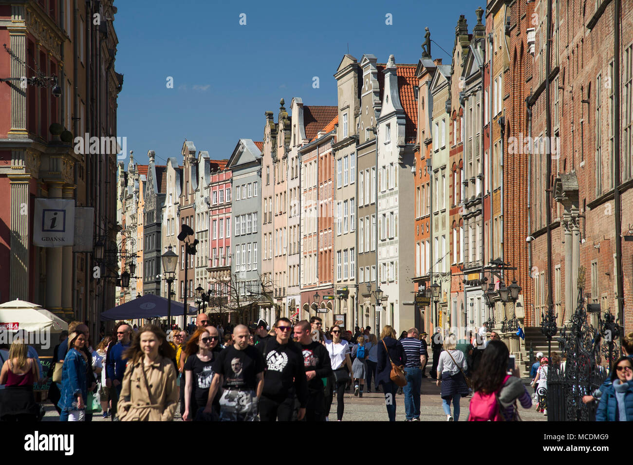 Long Lane (ulica Dluga) nella città principale nel centro storico di Danzica, Polonia. 14 aprile 2018 © Wojciech Strozyk / Alamy Stock Photo Foto Stock