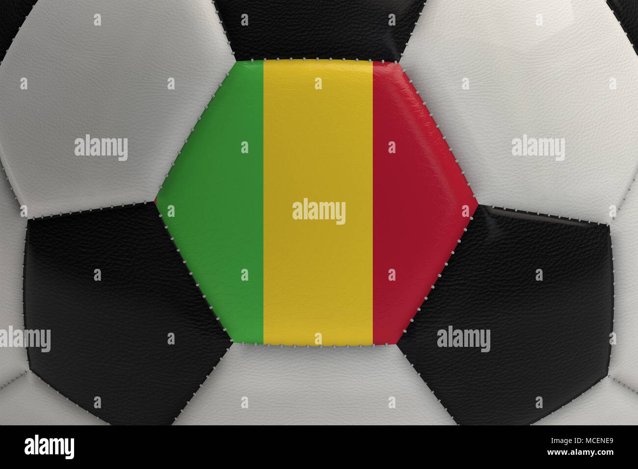 Close up di un pallone da calcio con il Mali bandiera. Il rendering 3D Foto Stock