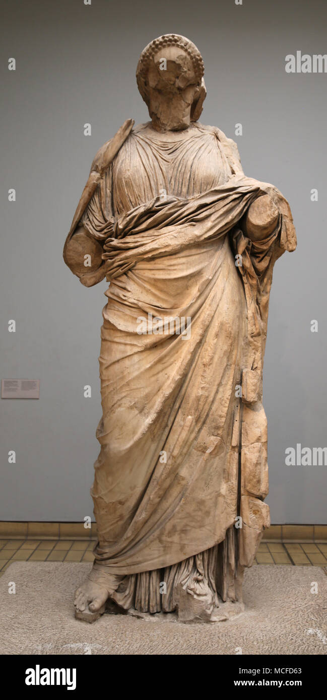 Mausoleo di Alicarnasso. Tomba di Mausolus. 353-350 A.C. La Turchia. Statua di Artemisia. British Museum. Londra. Foto Stock