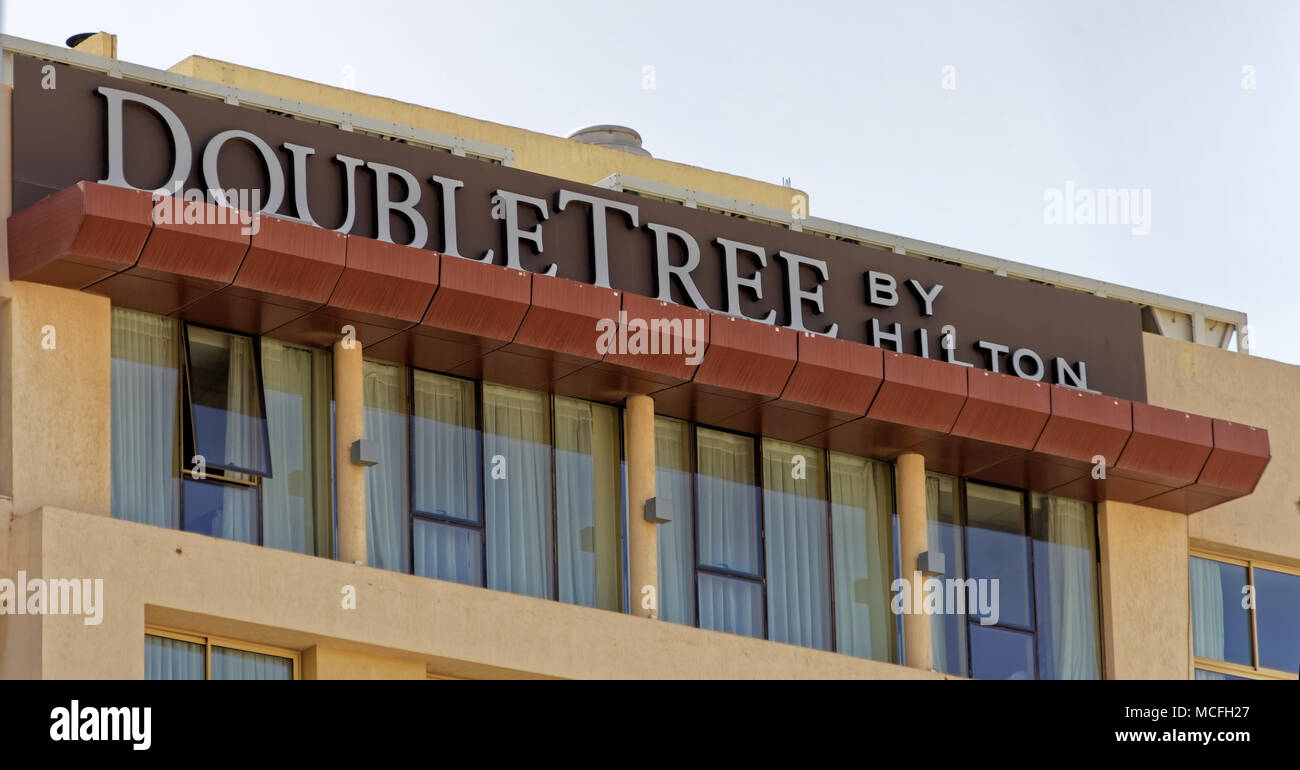 Aqaba Giordania, Marzo 7, 2018: Piano superiore del' hotel Double Tree by Hilton, nel centro cittadino di Aqaba vicino al mare Foto Stock