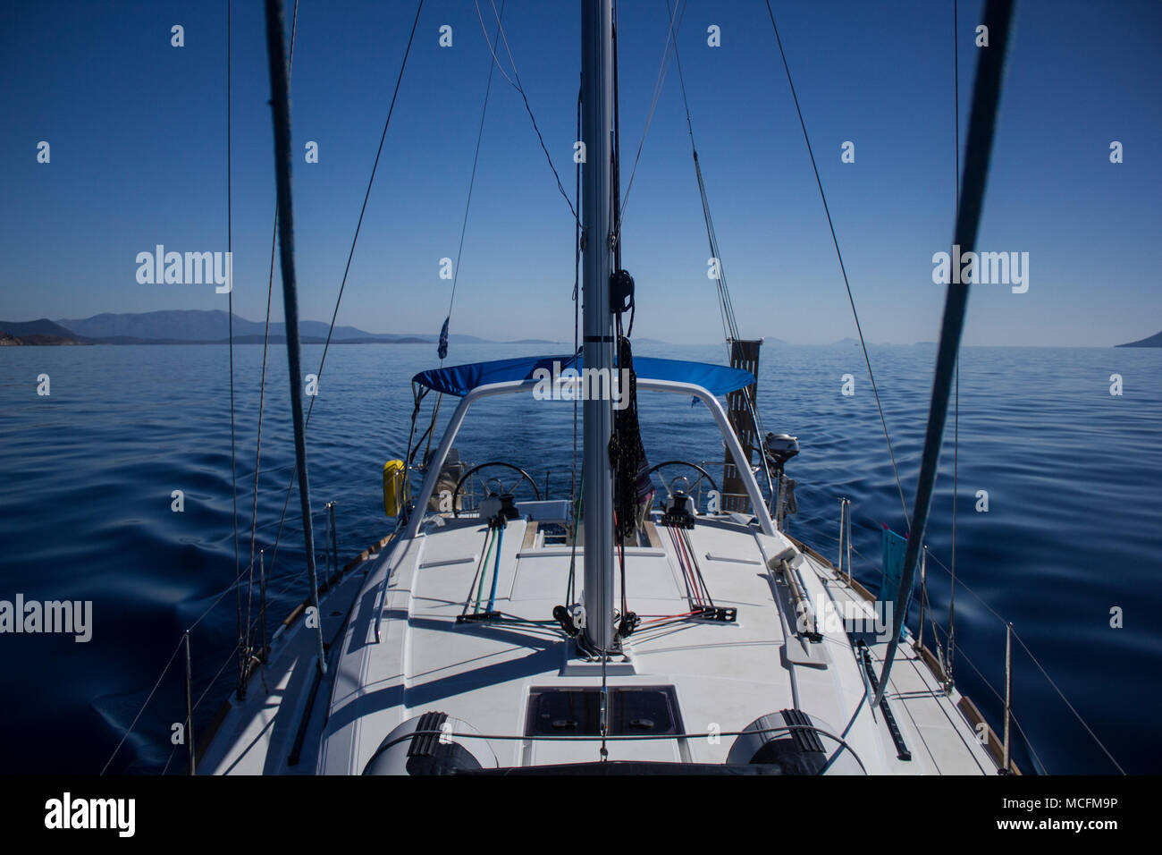 Imbarcazione a vela in mare nei pressi di Isole Ionie Foto Stock