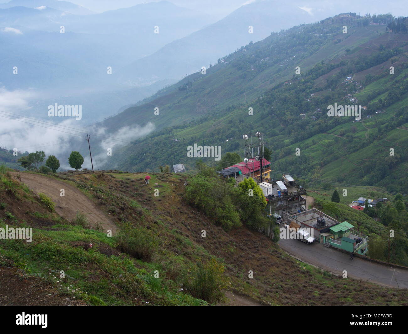 Darjeeling , India , 15 aprile 2011 : Vista aerea dal cavo auto nella città di Darjeeling, India Foto Stock