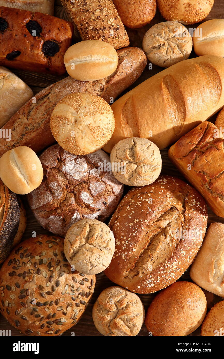 Il pane e i panini sono molti tipi di pane, i sapori e le forme che possono  essere trovati in prodotti da forno e i negozi di alimentari non solo in  Polonia