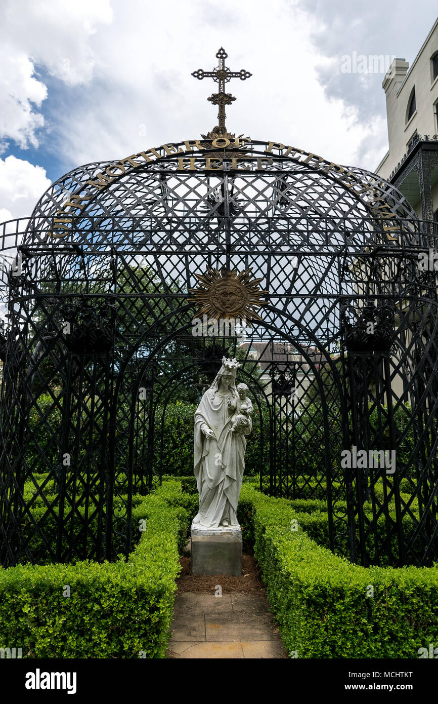 New Orleans Garden District architettura e la Vergine Maria Santuario Foto Stock