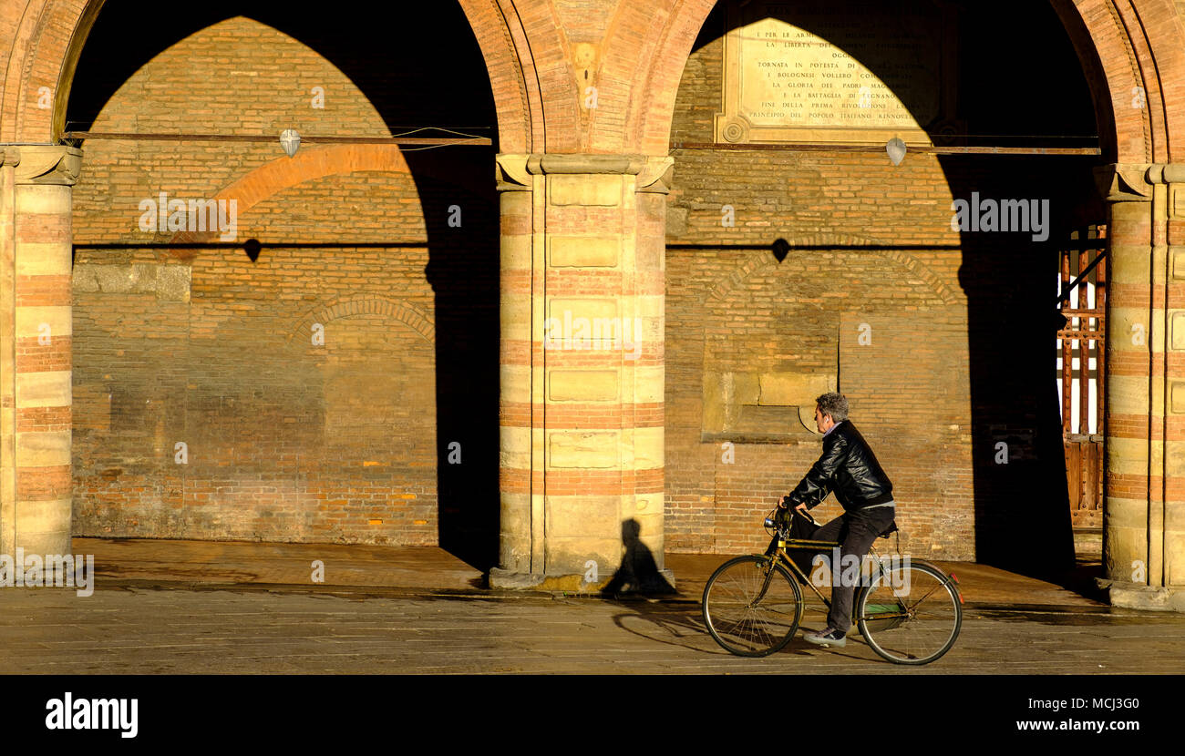 La mattina presto a Palazzo d'Accursio), Bologna, Italia Foto Stock