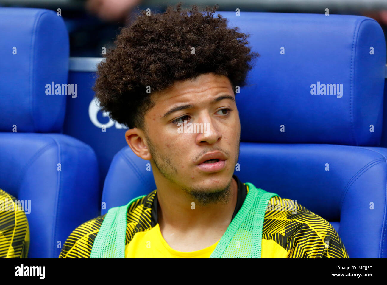 Sport, calcio, Bundesliga, 2017/2018, FC Schalke 04 vs BVB Borussia Dortmund 2:0, Veltins Arena Gelsenkirchen, panchina Dortmund, Jadon Sancho (BVB) Foto Stock