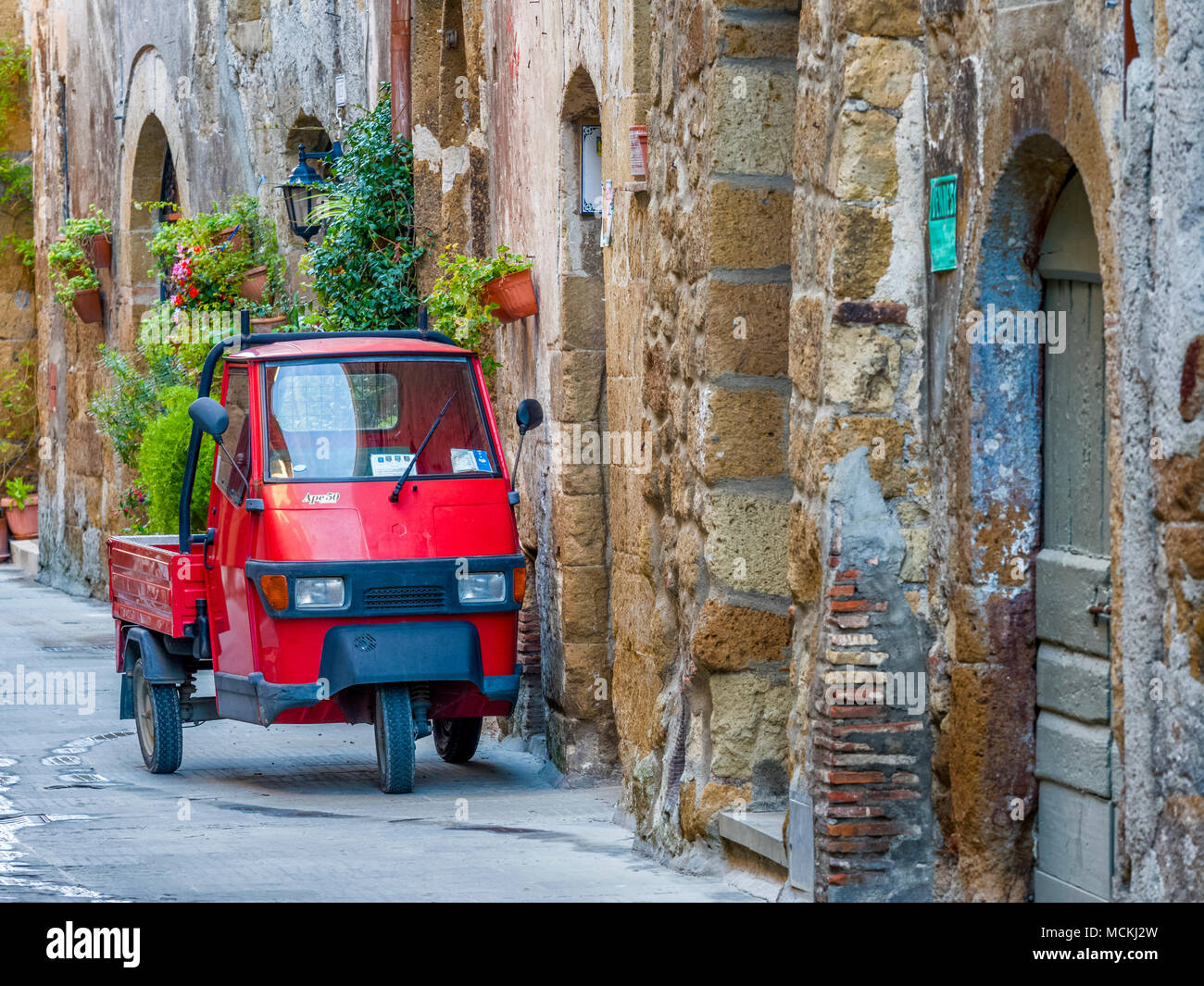 Ape nel comune di Pitigliano in Toscana, Italia Foto Stock
