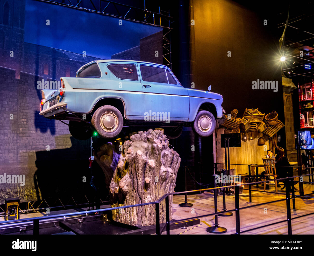 Auto blu, Harry Potter Studios, la realizzazione di Harry Potter Warner Bros Studio Tour di Londra, Leavesden Inghilterra, Regno Unito, Europa Foto Stock