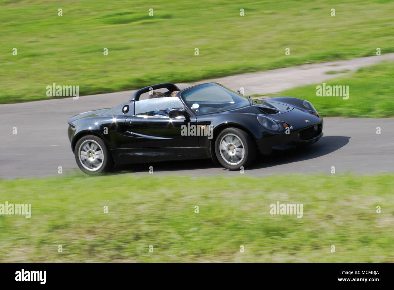 Nera Lotus Elise S1 degli anni novanta anni novanta anni novanta British sports car guida veloce Foto Stock