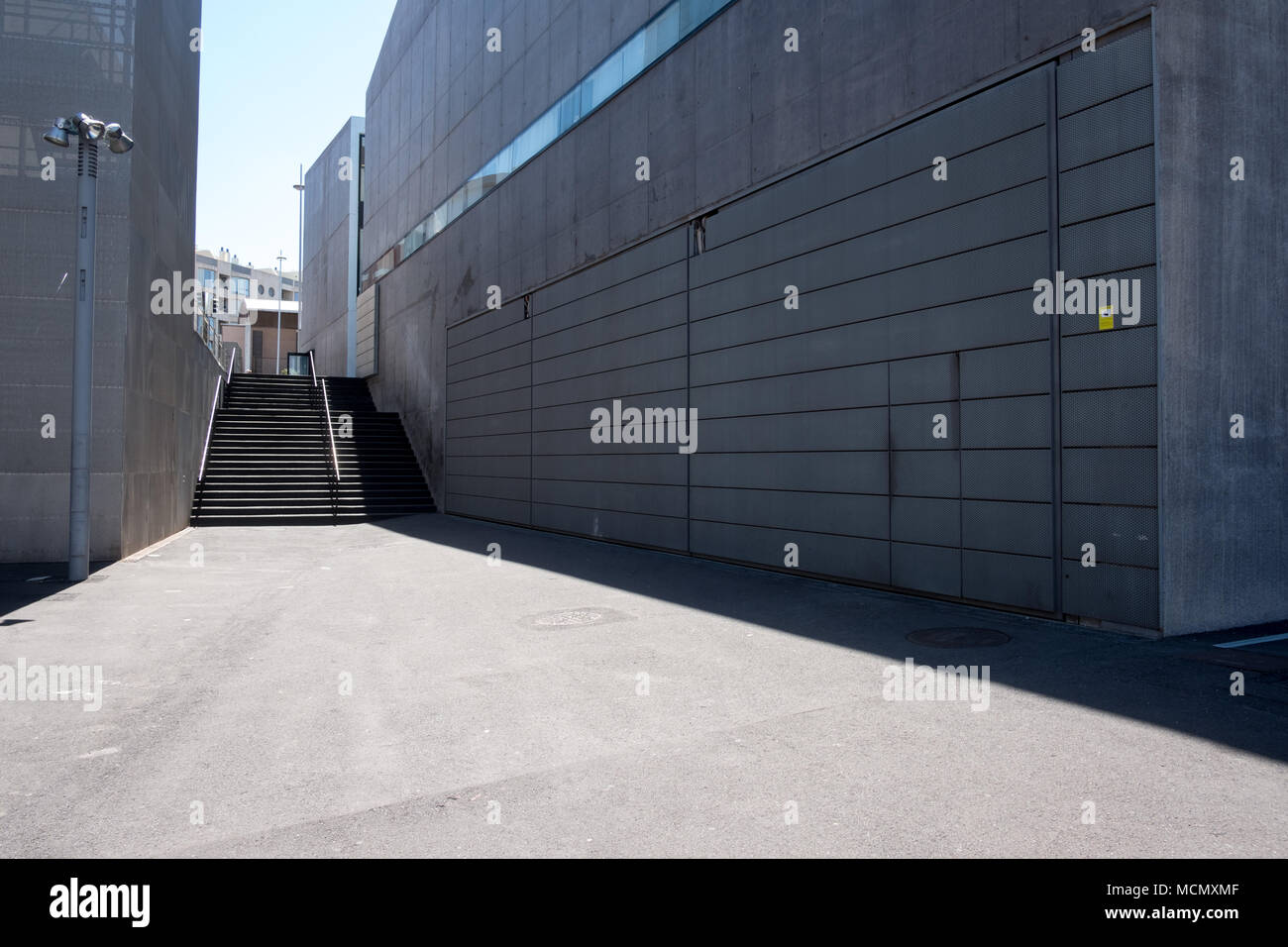 Santa Cruz de Tenerife; scale che conducono alla entrata del palazzo tè - Tenerife Espacio de las Artes Foto Stock