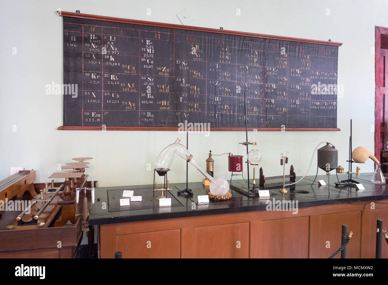 Un laboratorio di chimica di set-up nel Museo di Strumenti Scientifici presso l'Instituto de Canarias Museum, La Laguna, Tenerife. Foto Stock