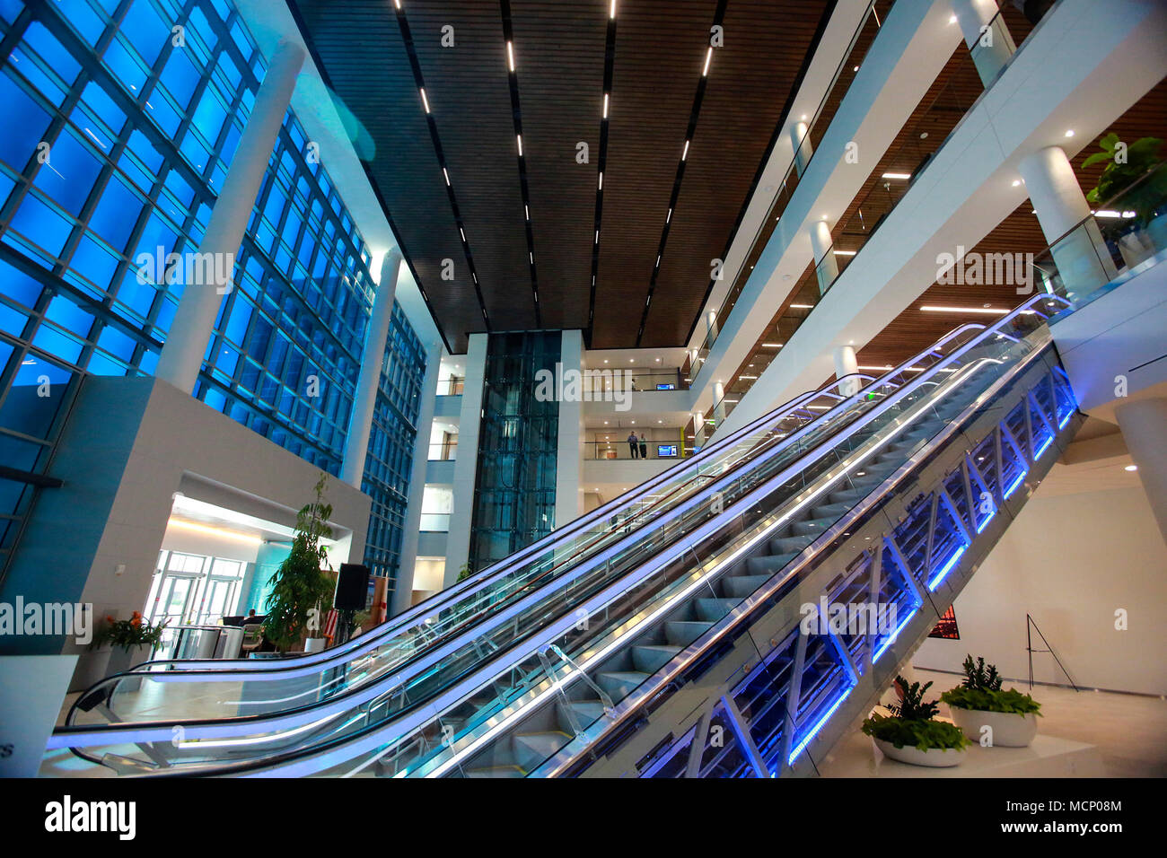 Florida, Stati Uniti d'America. Xvii Apr, 2018. L'atrio di United Technologies Centro per edifici intelligenti Martedì, 17 aprile 2018. Credito: Bruce R. Bennett/Palm Beach post/ZUMA filo/Alamy Live News Foto Stock