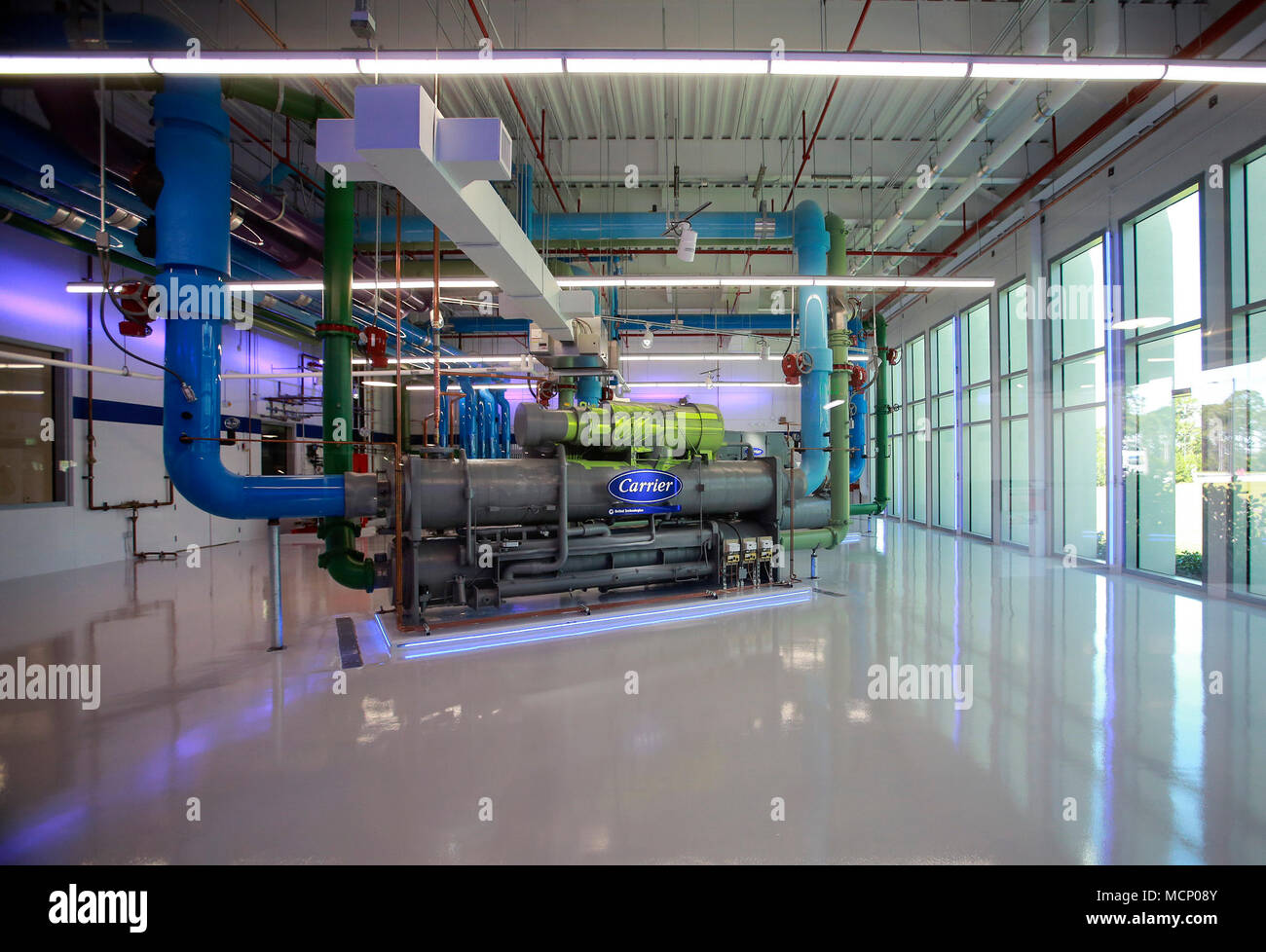 Florida, Stati Uniti d'America. Xvii Apr, 2018. Un 500-ton chiller portante in corrispondenza di United Technologies Centro per edifici intelligenti in Palm Beach Gardens Martedì, 17 aprile 2018. Credito: Bruce R. Bennett/Palm Beach post/ZUMA filo/Alamy Live News Foto Stock