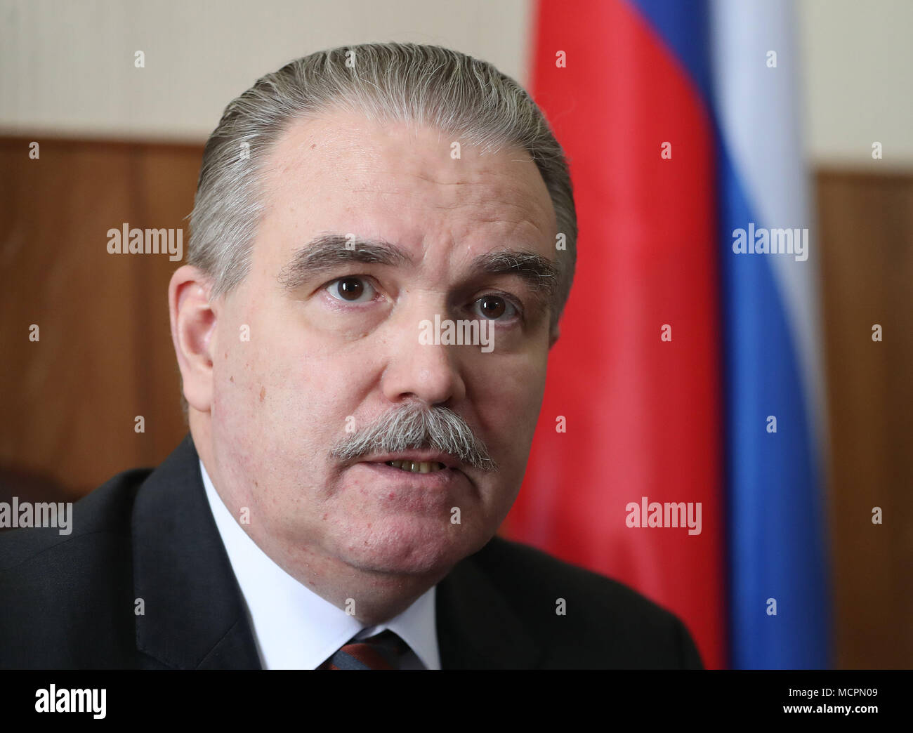 L'ambasciatore russo in Irlanda Yury Filatov tiene una conferenza stampa sulla situazione in Siria presso l' ambasciata della Federazione Russa a Dublino. Foto Stock