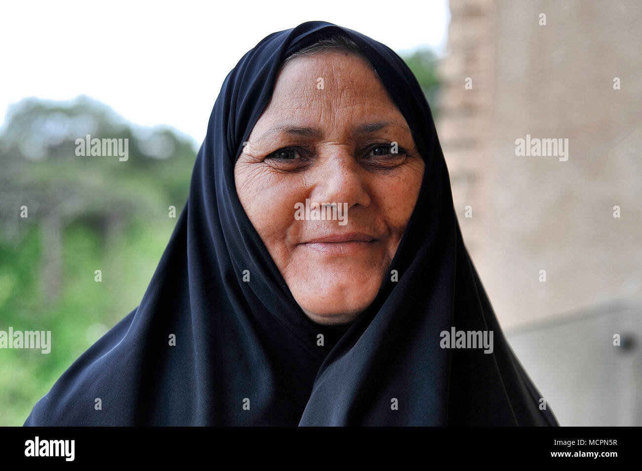 Ritratto di donna con velo islamico, Esfahan - Iran Foto Stock