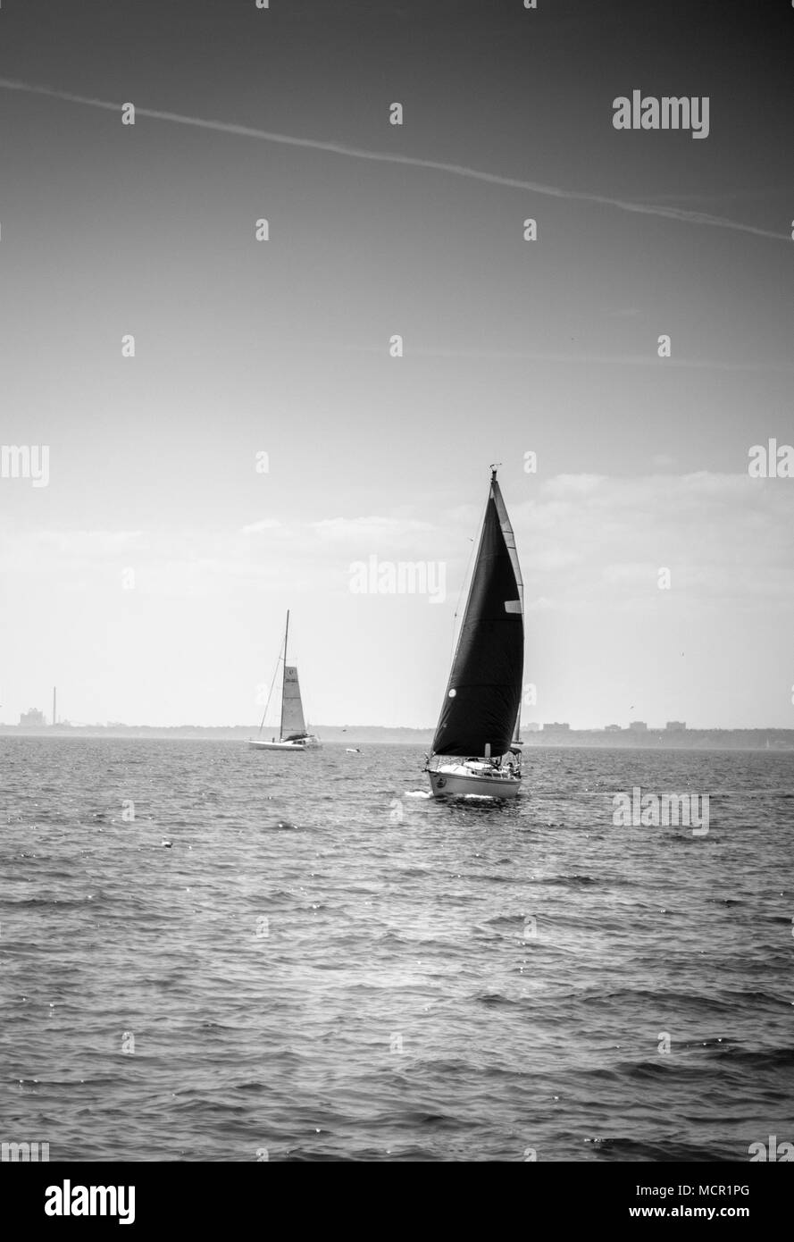 Crociera in barca a vela sul mare, Toronto, Canada Foto Stock