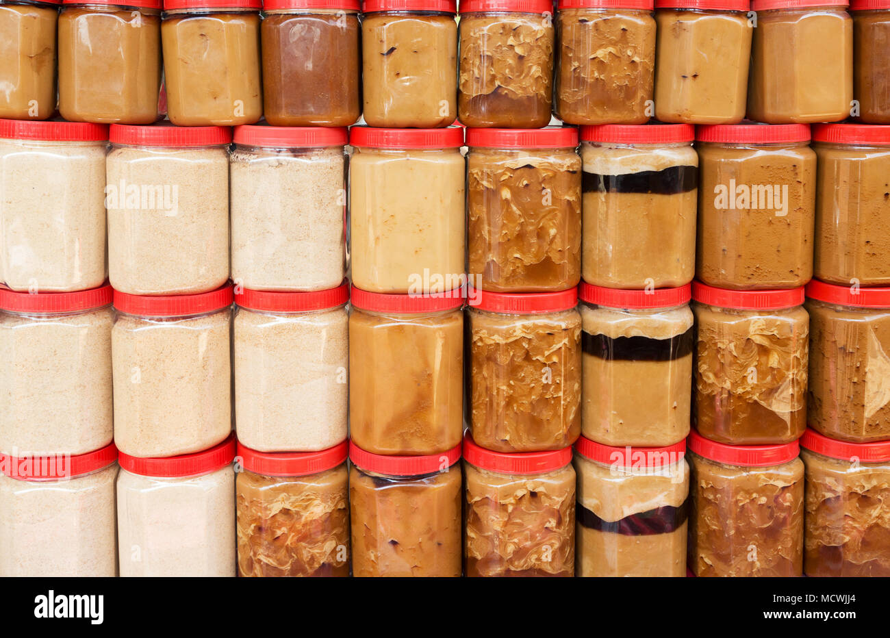 Vasi di Palm lo zucchero per la vendita, Cambogia Asia Foto Stock