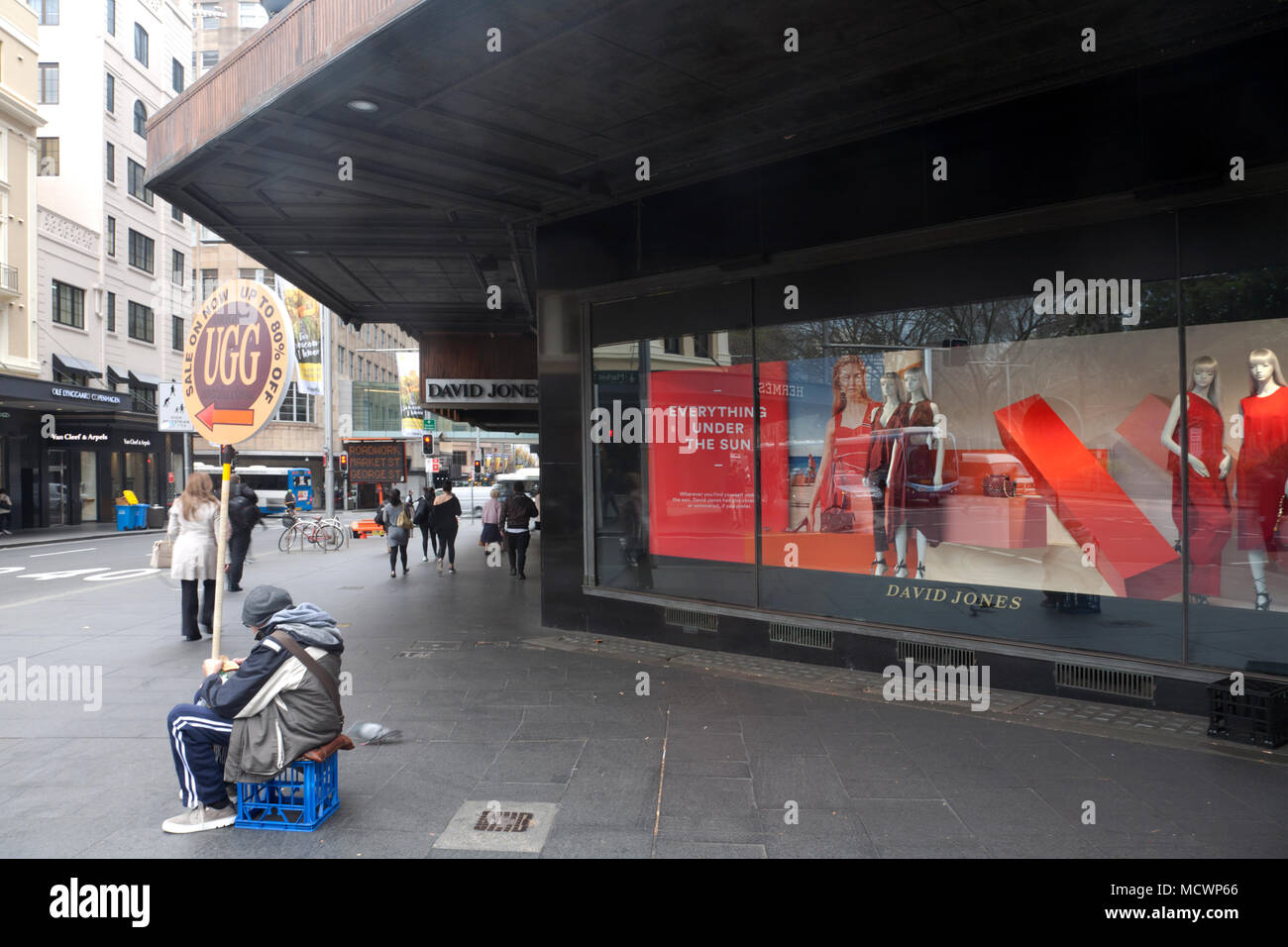 Ugg pubblicità segno david jones corner Market street e castlereagh street central business district sydney New South Wales AUSTRALIA Foto Stock